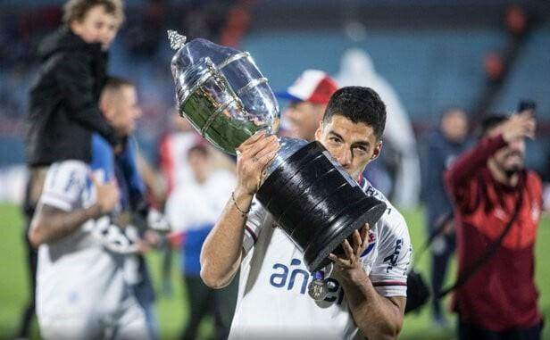 1667373763073032356.jpg luis-suarez-bisa-na-despedida-e-da-titulo-de-campeao-uruguai.jpg